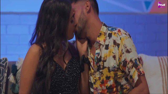 Raveena 2022 Prime Shots Hindi Porn Web Series Episode 2